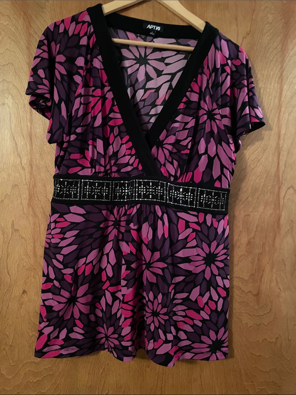 Apt. 9 Pink, Purple & Bkack Floral V-Neck Empire Waist Top, Large
